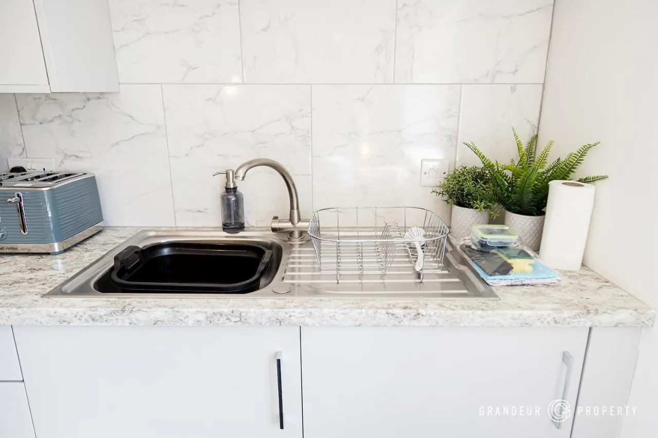 The Artist'S Escape By Grandeur Property Apartment Bournemouth